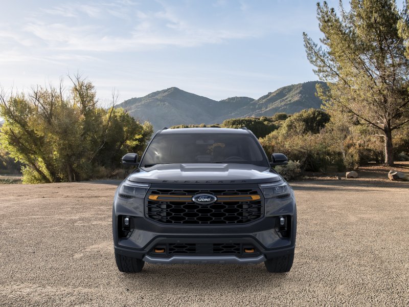 New 2026 Agate Black Metallic Ford Tremor® image 6