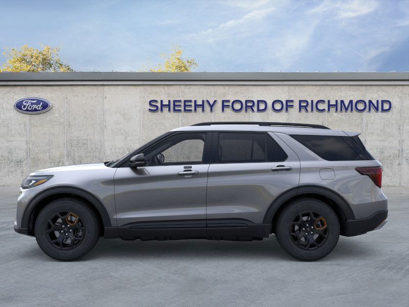 New 2026 Carbonized Gray Metallic Ford Tremor® image 4