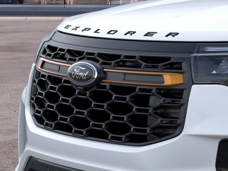 New 2026 Star White Metallic Tri-Coat Ford Tremor image 54