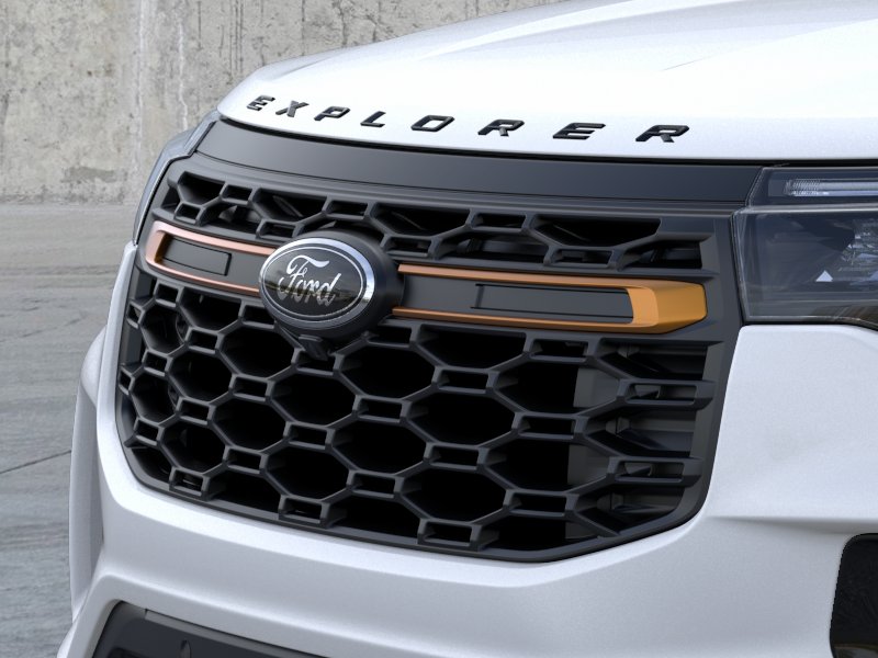 New 2026 Star White Metallic Tri-Coat Ford Tremor image 40
