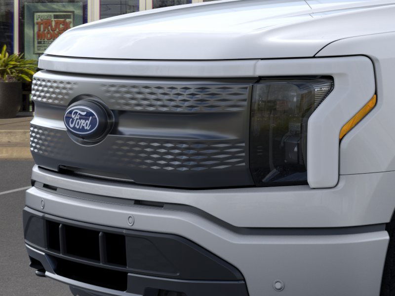 2025 Ford F-150 Lightning Flash - Photo 39