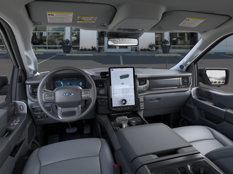 2025 Ford F-150 Lightning Flash - Photo 9