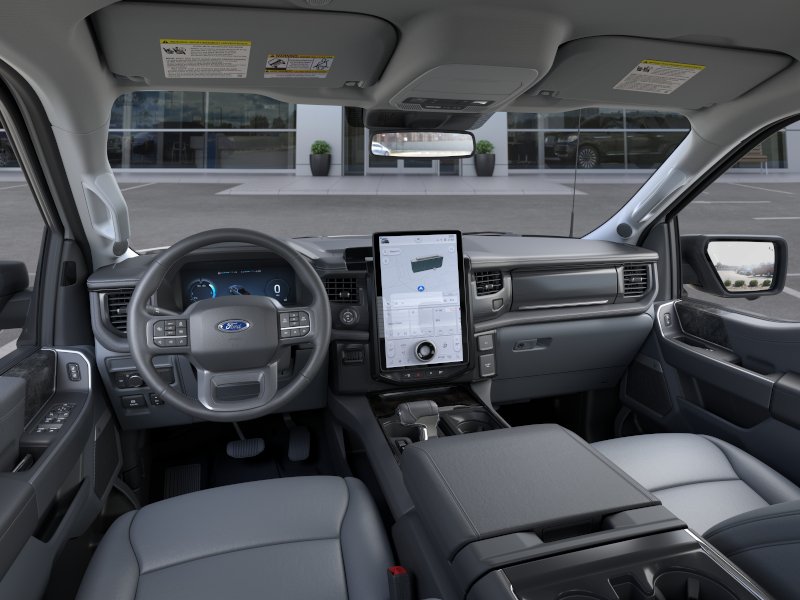 2025 Ford F-150 Lightning Flash - Photo 29