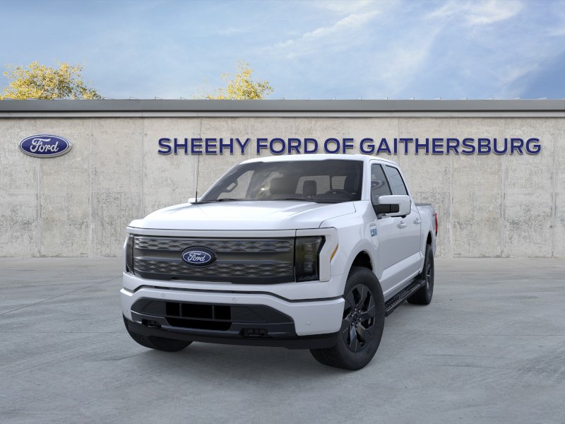 New 2025 Space White Metallic Ford Lariat image 25