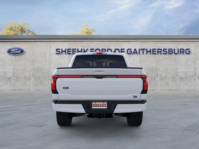 New 2025 Oxford White Ford Lariat® image 6