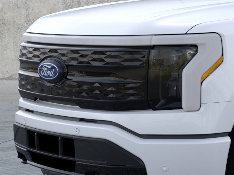 New 2025 Star White Metallic Tri-Coat Ford Platinum image 39