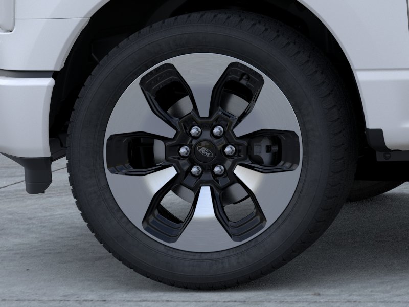 New 2025 Star White Metallic Tri-Coat Ford Platinum image 41