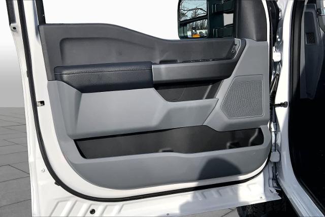 New 2026 Oxford White Ford F-250® XL image 30