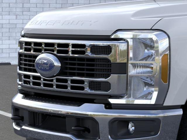New 2026 Oxford White Ford XLT image 39