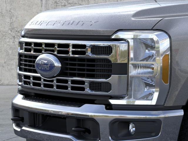 New 2026 Carbonized Gray Metallic Ford XLT image 39