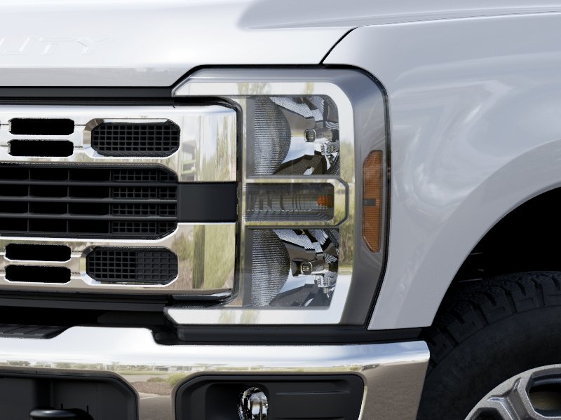 New 2027 Oxford White Ford XLT image 19