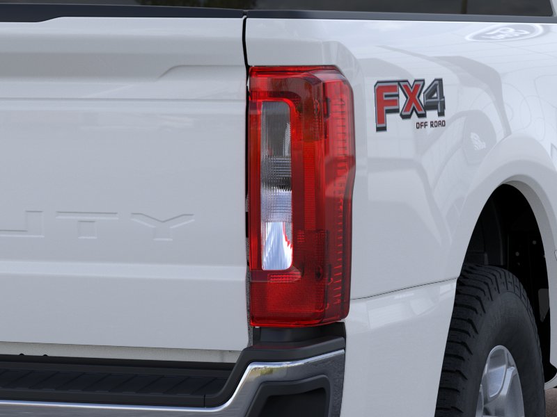 New 2026 Oxford White Ford XLT image 43