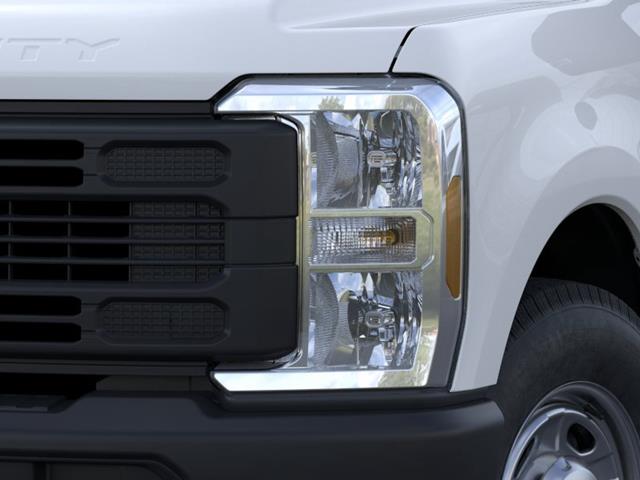 New 2026 Oxford White Ford XL image 40