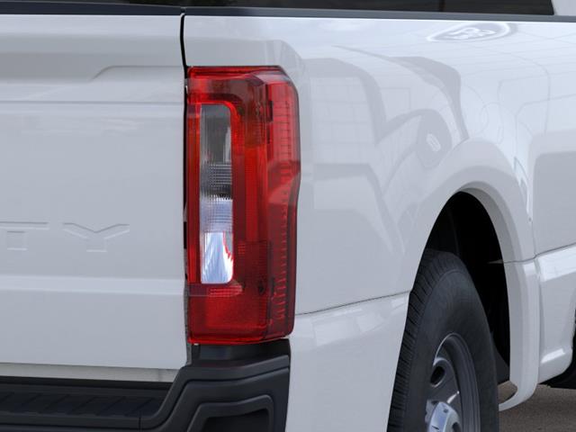 New 2026 Oxford White Ford XL image 43