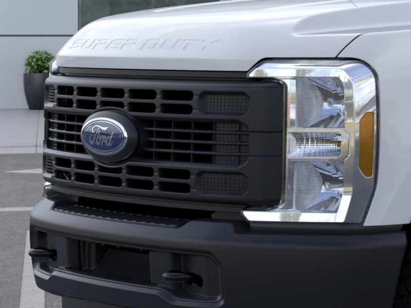 New 2026 Oxford White Ford F-250® XL image 38