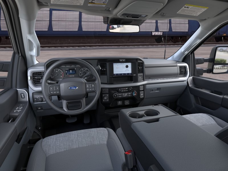 2026 Ford F-250 Super Duty XLT thumbnail 9
