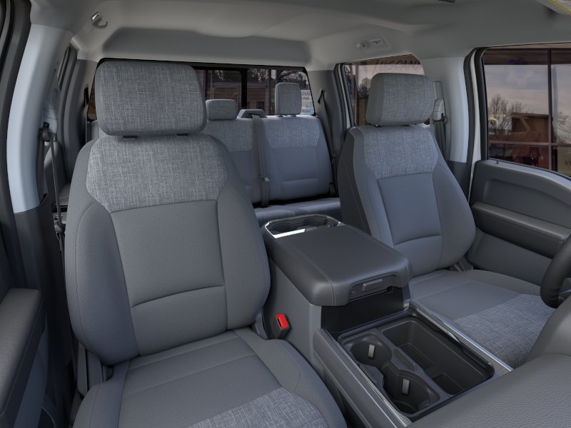 New 2026 Oxford White Ford F-250® XLT image 32