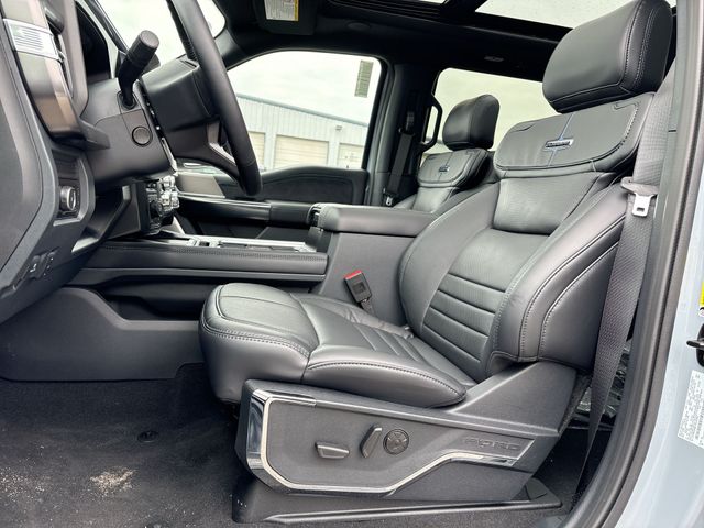 2026 Ford F-350 Super Duty Platinum - Photo 11