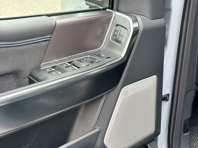 2026 Ford F-350 Super Duty Platinum - Photo 15
