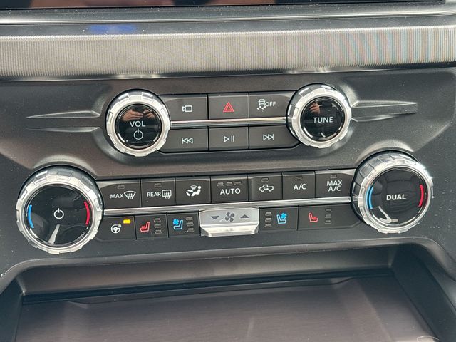 2026 Ford F-350 Super Duty Platinum - Photo 23