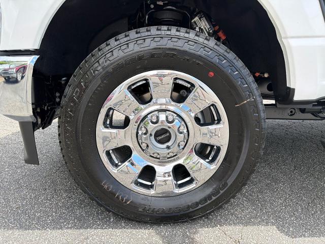 New 2026 Star White Metallic Tri-Coat Ford F-350® Lariat® image 48