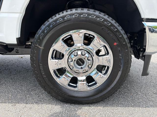 New 2026 Star White Metallic Tri-Coat Ford F-350® Lariat® image 49
