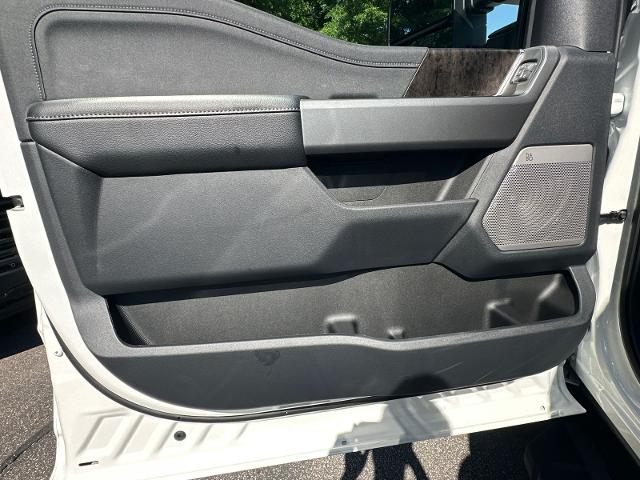 New 2026 Star White Metallic Tri-Coat Ford F-350® Lariat® image 45