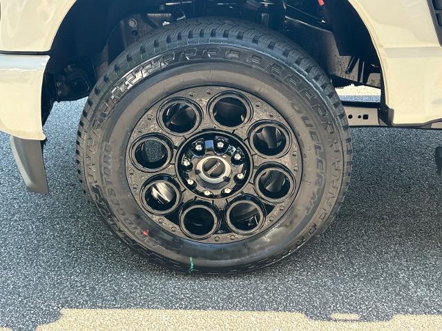 New 2026 Star White Metallic Tri-Coat Ford F-350® Lariat® image 46