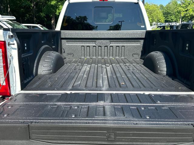New 2026 Star White Metallic Tri-Coat Ford F-350® Lariat® image 53