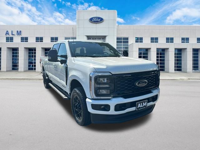 New 2026 Star White Metallic Tri-Coat Ford F-350® Lariat® image 38