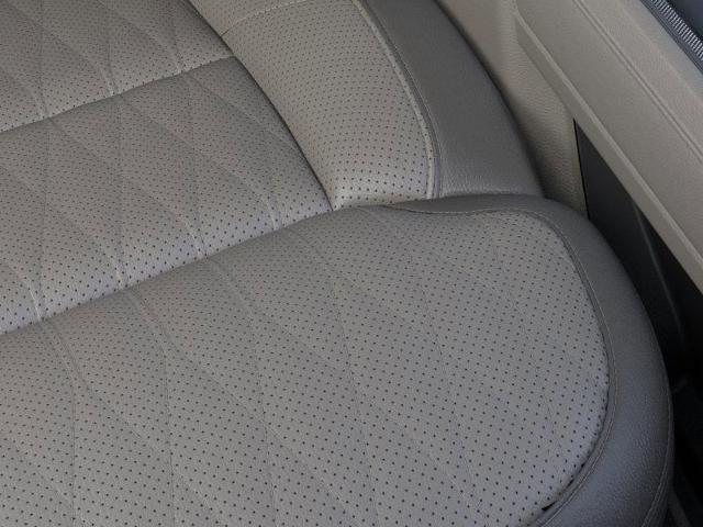 New 2026 Star White Metallic Tri-Coat Ford F-350® Platinum® image 36