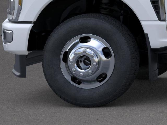 New 2026 Star White Metallic Tri-Coat Ford F-350® Platinum® image 39