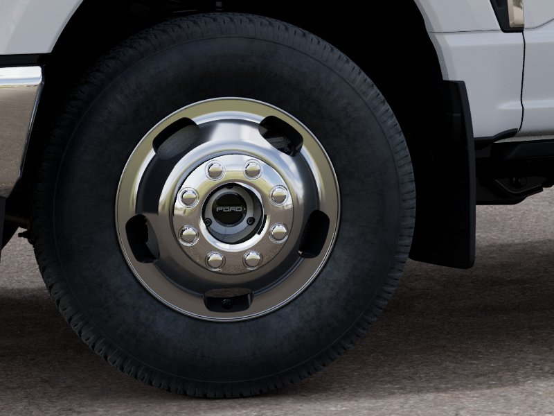 New 2027 Star White Metallic Tri-Coat Ford F-350® King Ranch® image 41