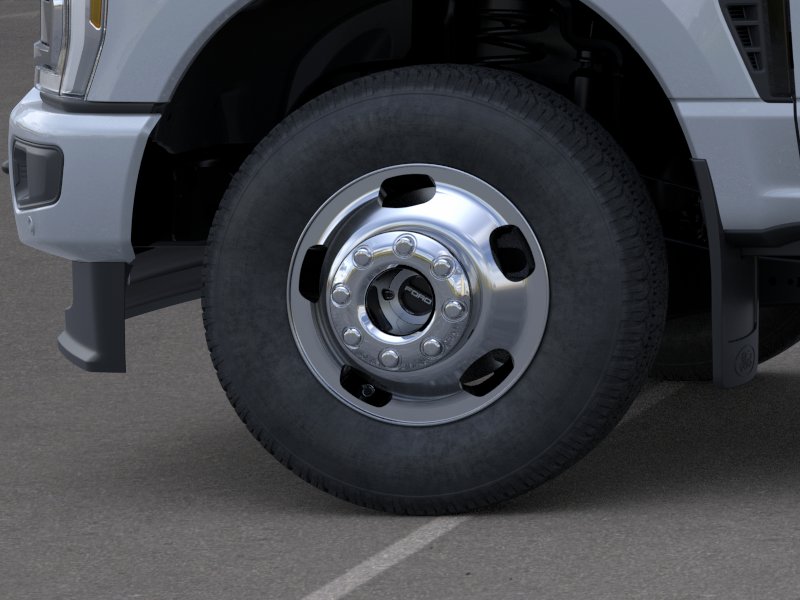 New 2026 Glacier Gray Metallic Tri-Coat Ford F-350® Platinum® image 19