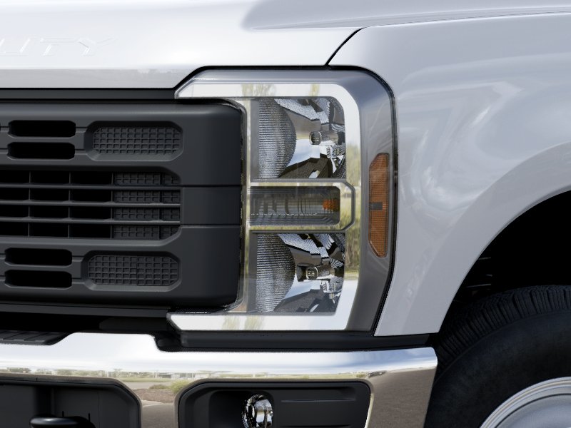 New 2027 Oxford White Ford F-350® XL image 30