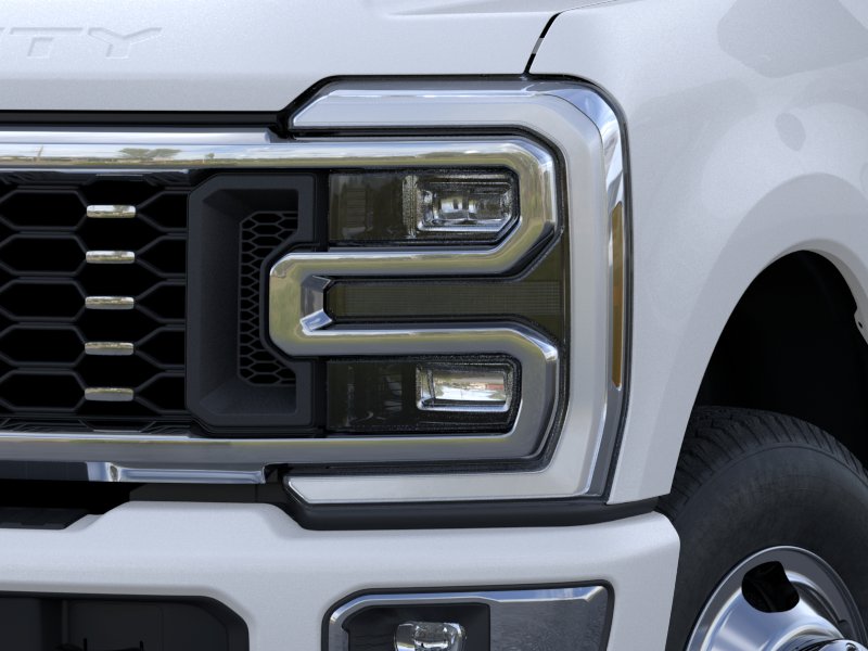 New 2026 Star White Metallic Tri-Coat Ford Platinum image 40