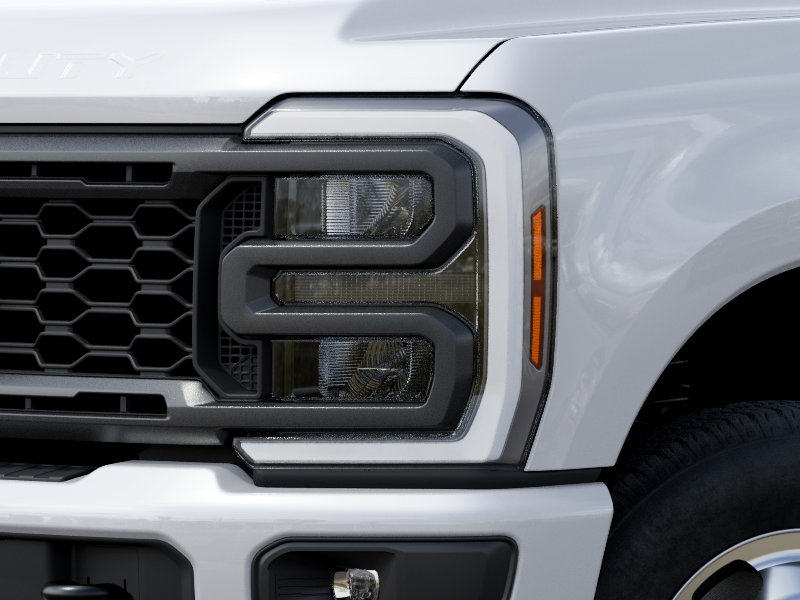 New 2027 Oxford White Ford F-350® XL image 30