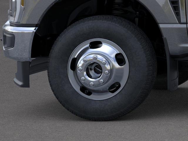 New 2026 Carbonized Gray Metallic Ford F-350® Lariat® image 41