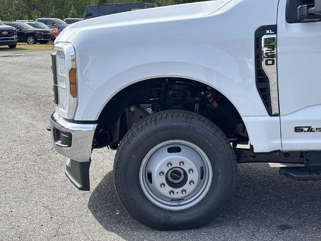 New 2026 Oxford White Ford F-350® XL image 46