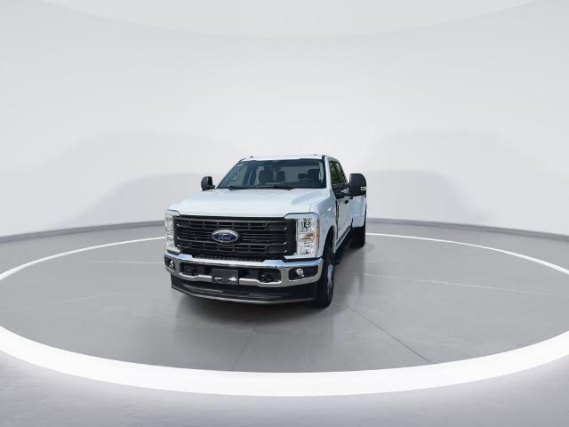 New 2026 Oxford White Ford F-350® XL image 34