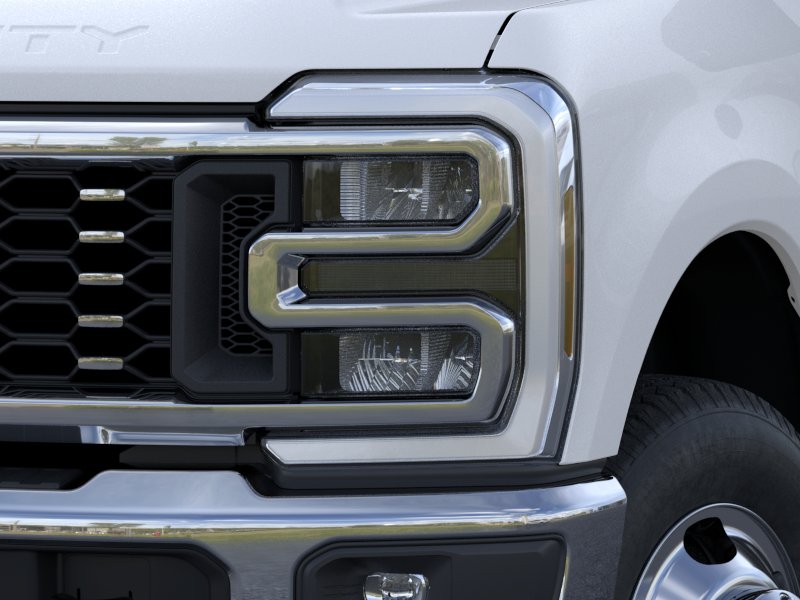 New 2026 Star White Metallic Tri-Coat Ford F-350 DRW Pickup King Ranch image 40