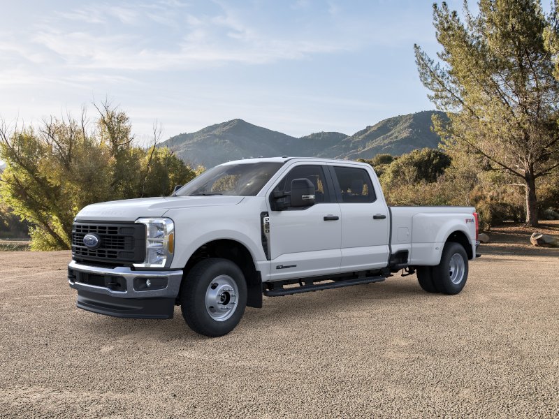 2026 Ford F-350 XL 4x4 Crew Cab 8' Box DRW's photo