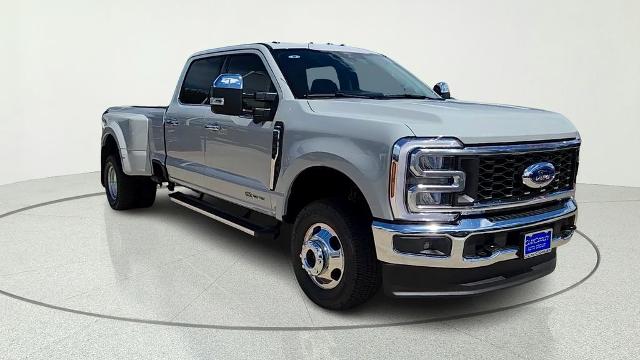 2026 Ford Super Duty F-350 DRW LARIAT