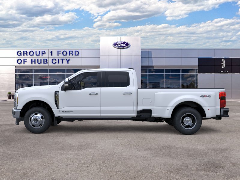 New 2026 Star White Metallic Tri-Coat Ford F-350® Lariat® image 25
