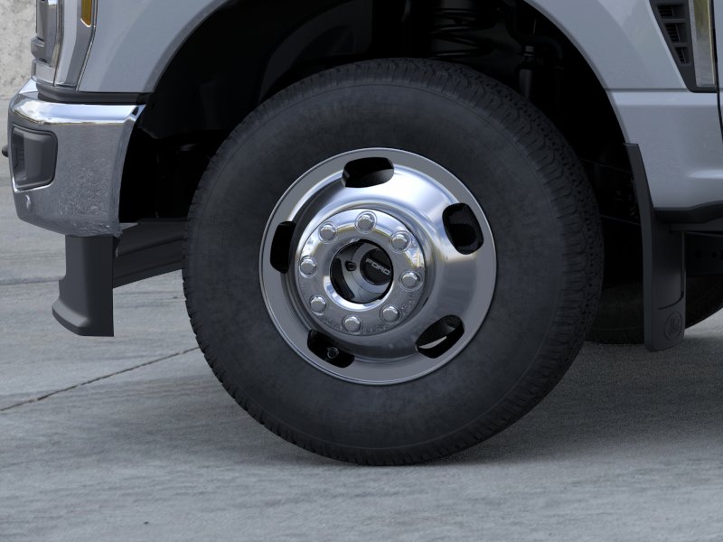 New 2026 Glacier Gray Metallic Tri-Coat Ford Lariat image 41
