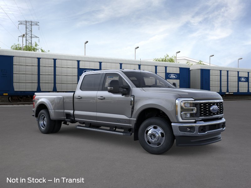2026 Ford Super Duty F-350 DRW LARIAT