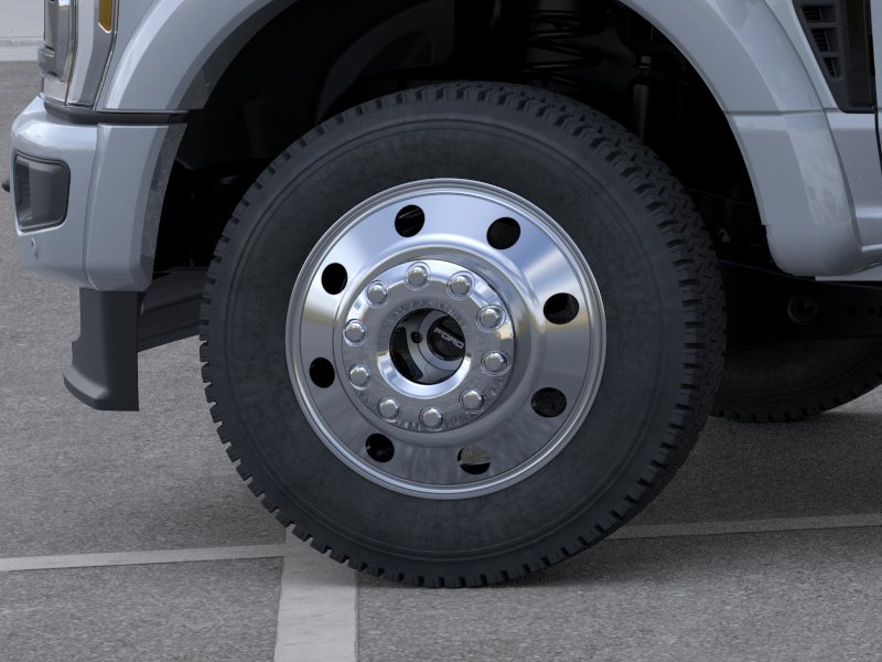 New 2026 Glacier Gray Metallic Tri-Coat Ford F-450® Platinum® image 39
