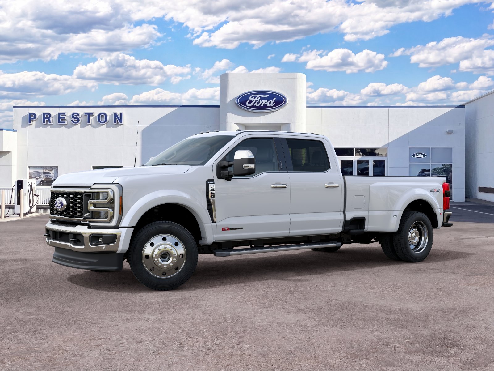 2027 Ford Super Duty F-450 DRW LARIAT