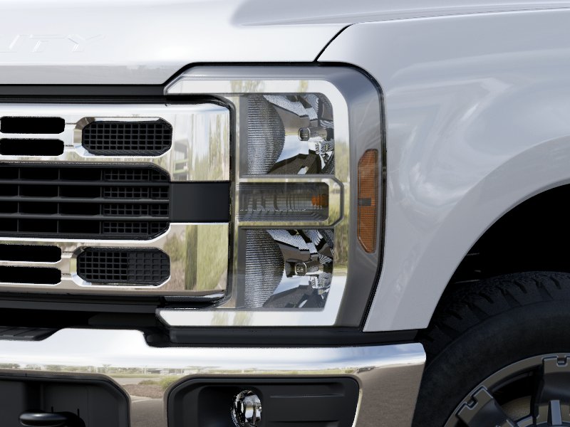 New 2027 Oxford White Ford F-350® XLT image 40