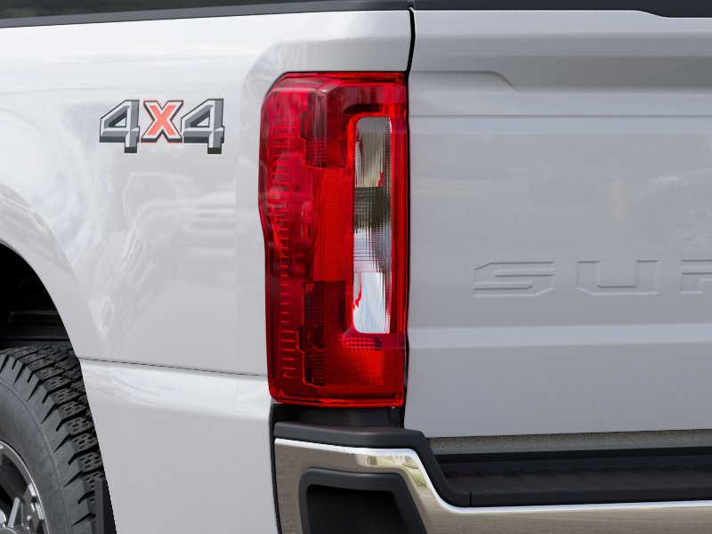 New 2027 Oxford White Ford F-350® XLT image 43